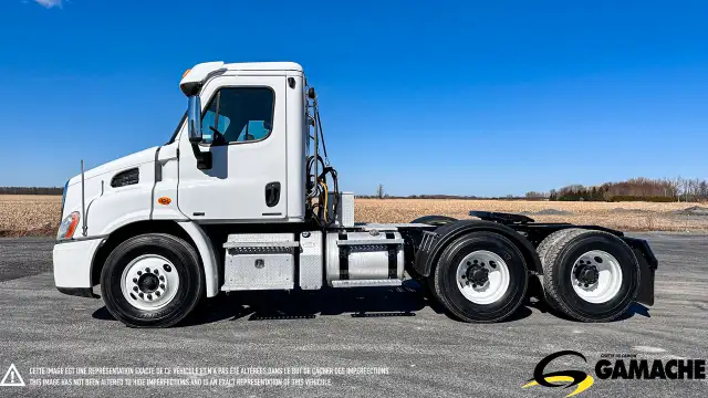 2011 FREIGHTLINER CASCADIA CA113DC DAY CAB in Heavy Trucks in Chilliwack - Image 18