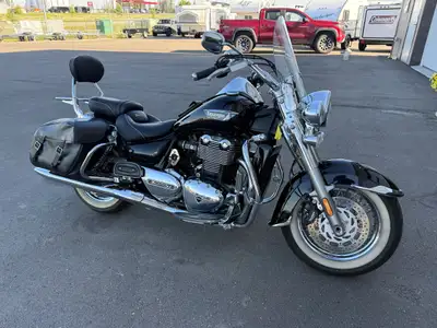 The 2017 Triumph Thunderbird LT (Light Touring) is a classic cruiser built for long-distance comfort...