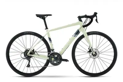Concessionnaire des véhicules neufs et d'occasion. VÉLO FELT VR 60 Claris 2024 La performance à prix...