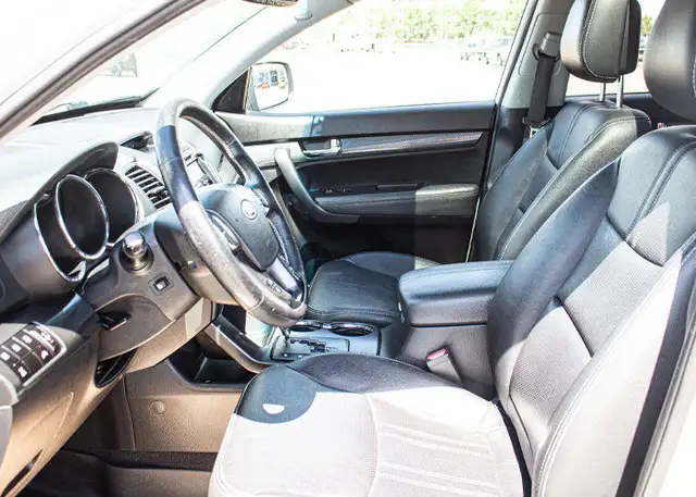 2013 Kia Sorento SX dans Autos et camions dans Medicine Hat - Image 23