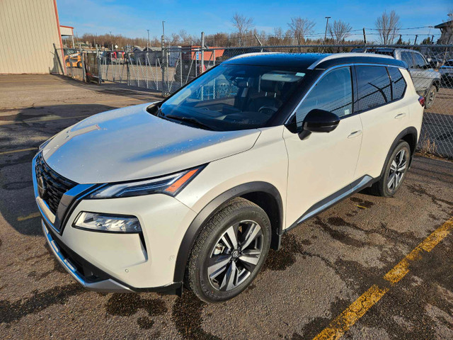 2021 Nissan Rogue Platinum AWD in Cars & Trucks in St. Albert