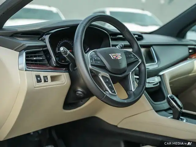 2017 Cadillac XT5 Luxury FWD | Sunroof | Navigation | Memory in Cars & Trucks in Windsor Region - Image 17