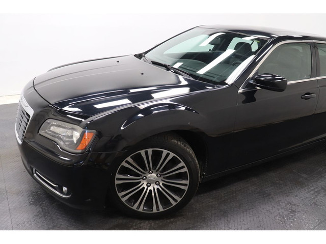 2012 Chrysler 300 S, V6, BEATS, CAMERA, CUIR, SIEGES CHAUFF, TOI in Cars & Trucks in Longueuil / South Shore - Image 3