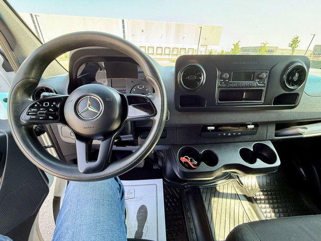 2019 Mercedes-Benz Sprinter Cargo Van 170WB - ONLY 128K! in Cars & Trucks in Oakville / Halton Region - Image 4