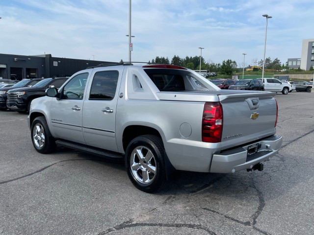 2013 Chevrolet Avalanche in Cars & Trucks in Oakville / Halton Region - Image 3