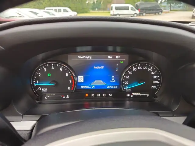 2020 Ford Explorer XLT 4WD in Cars & Trucks in Chatham-Kent - Image 24