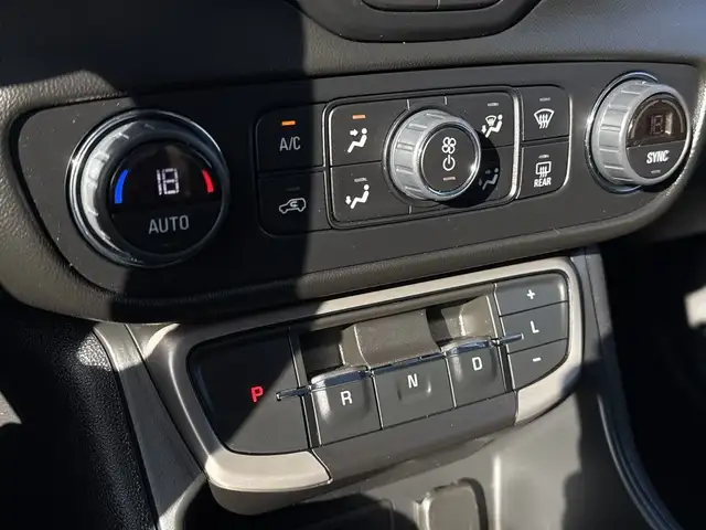 2022 GMC Terrain Denali AWD - Remote Start, OnStar, Cruise Contr dans Autos et camions dans Comté de Strathcona - Image 18