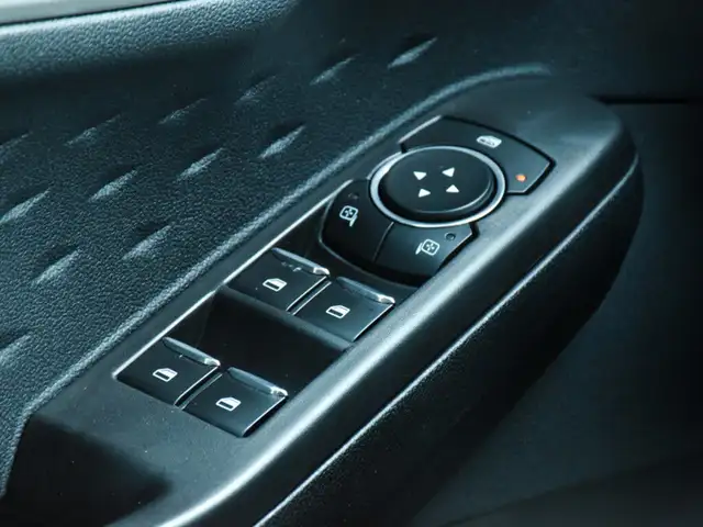 2020 Ford Escape SEL in Cars & Trucks in Kitchener / Waterloo - Image 22