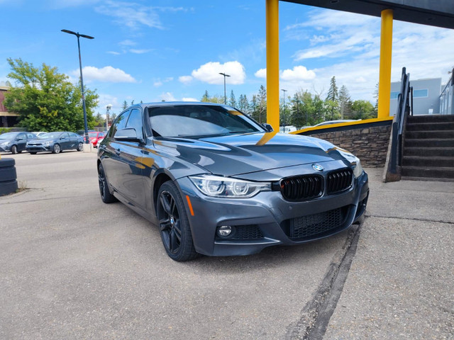 2018 BMW 3 Series 330i xDrive Sedan in Cars & Trucks in Calgary - Image 4