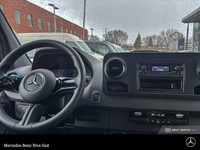 Mercedes-Benz Rive-Sud, la destination Mercedes-Benz par excellence. Bienvenue en première classe. D... (image 9)