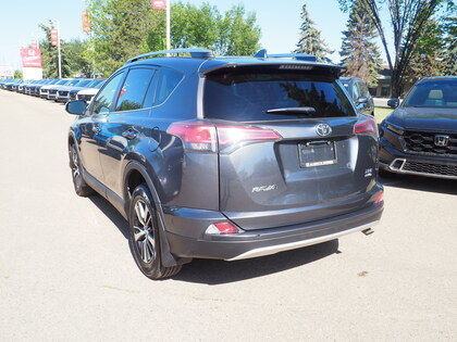 2017 Toyota RAV4 XLE. 3M. Heated Seats. Sunroof. Bluetooth. in Cars & Trucks in Edmonton - Image 3