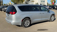 EXECUTIVE CROSSTOWN DEMO! This 2024 CHRYSLER VOYAGER LX has the following options Cloth Bucket Seats... (image 7)