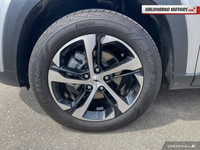 Tire spare compact,Liftgate manual,Tires 225/55R18,Wiper rear intermittent,IntelliBeam auto high bea... (image 8)