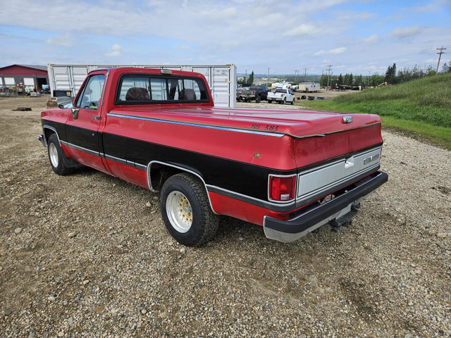 1986 Chevrolet C/K 1500 in Cars & Trucks in Edmonton - Image 4