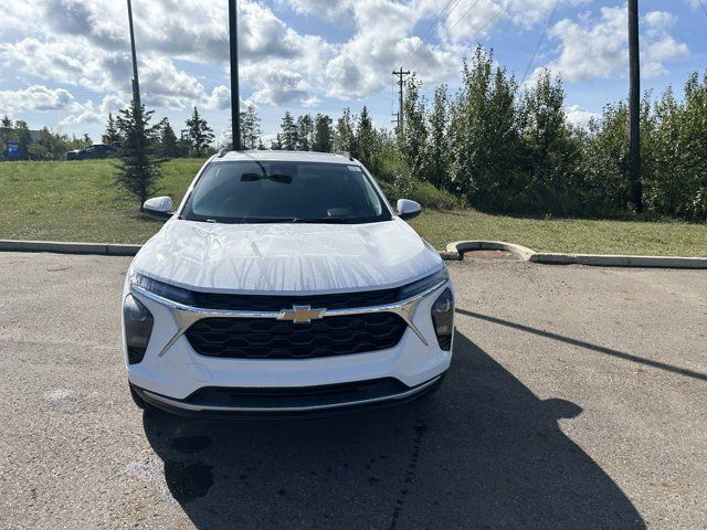 2025 Chevrolet Trax LT in Cars & Trucks in Fort McMurray - Image 2