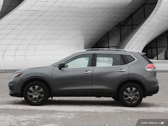 2016 Nissan Rogue in Cars & Trucks in London - Image 2