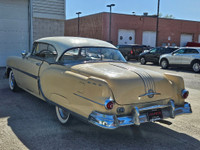 1954 Pontiac Chieftain Butternut Beige Beauty with Classic Two-Tone Charm Step back in time with thi... (image 5)