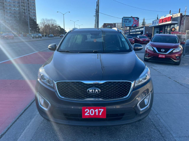 2017 Kia Sorento LX - Sunroof - Heated Seats - Backup cam in Cars & Trucks in City of Toronto - Image 2