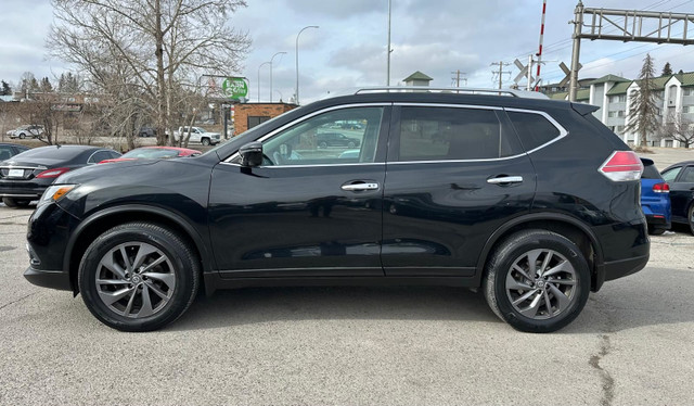 2016 Nissan Rogue SL AWD Leather, Panoramic Roof + Low Kms in Cars & Trucks in Calgary - Image 3