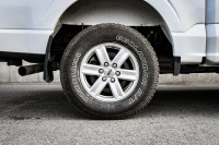 This 2021 Ford F-150 is for sale today. This Crew Cab 4X4 pickup has 110,911 kms. It's white in colo... (image 5)