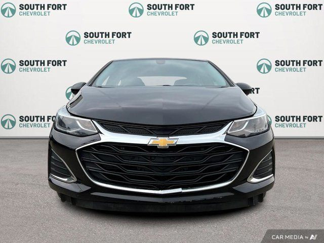 2019 Chevrolet Cruze Premier FWD | Heated Seats & Steering | in Cars & Trucks in Strathcona County - Image 4