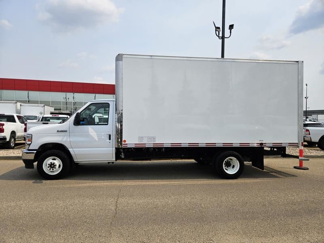 2024 Ford E-Series Cutaway E-450 DRW 176" WB, 7.3L V8 Gas, 16ft  in Cars & Trucks in St. Albert - Image 2