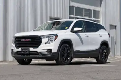 Discover our 2022 GMC Terrain SLE—where style meets versatility. This compact SUV features a sleek d...