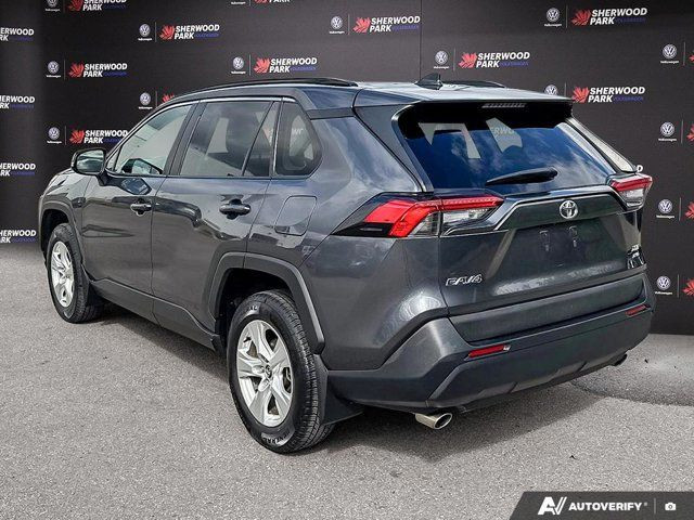 2020 Toyota RAV4 XLE | AWD | HEATED SEATS AND STEERING in Cars & Trucks in Strathcona County - Image 4