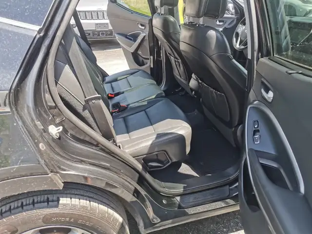 2018 Hyundai Santa Fe Sport 2.4 in Cars & Trucks in Belleville - Image 23