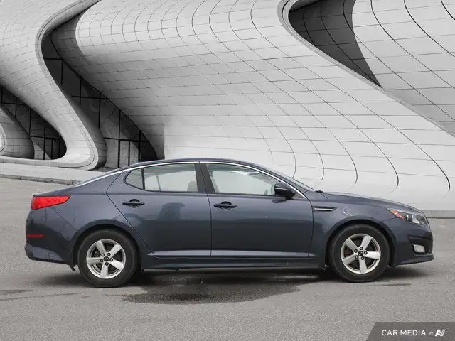 2014 Kia Optima LX in Cars & Trucks in London - Image 7