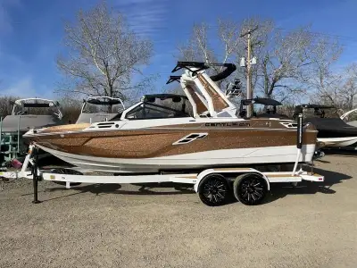 2025 Centurion Ri230PROFESSIONAL PERFORMANCE IN A SMALL PACKAGE The smallest of our Ri series, the R...