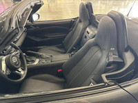 MAZDA MX-5 GT 2024 – AUTOMATIQUE, 9 639 KM, GRIS! PUR PLAISIR D'ÉTÉ EN VERSION CONVERTIBLE! Cette Ma... (image 6)