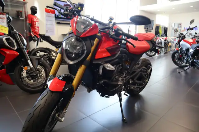 2025 Ducati Monster SP in Sport Bikes in Edmonton - Image 8