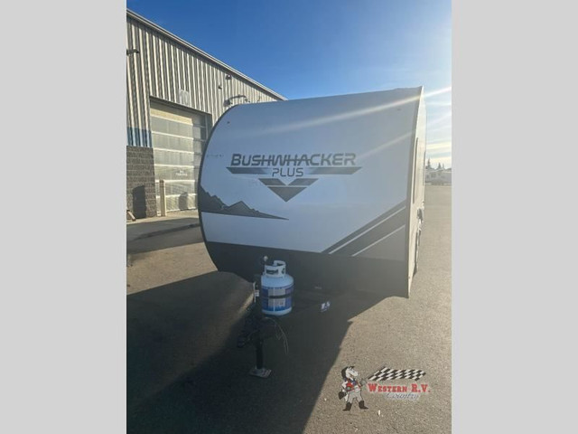 2024 Braxton Creek Bushwhacker Plus 17 FD in Travel Trailers & Campers in Fort McMurray