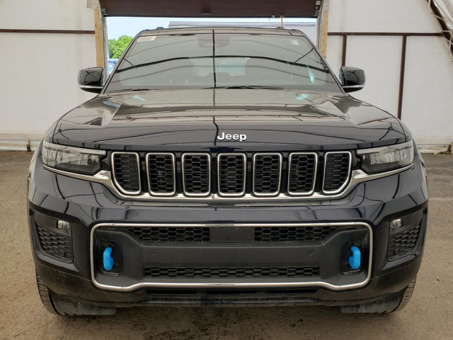 2023 Jeep Grand Cherokee 4xe Overland 4x4 for sale in Cars & Trucks in Ottawa - Image 2