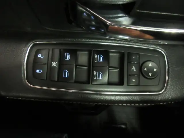 RAM 1500 2018 SPORT NIGHT EDITION CREW-CAB V8 5.7L HEMI 4X4 in Cars & Trucks in Lévis - Image 35