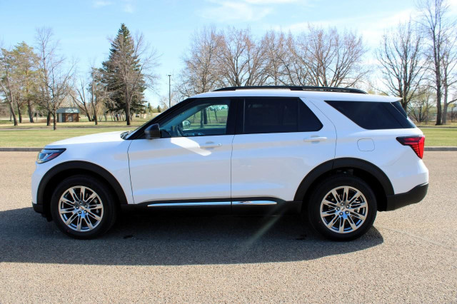 2025 Ford Explorer Active in Cars & Trucks in Medicine Hat - Image 2