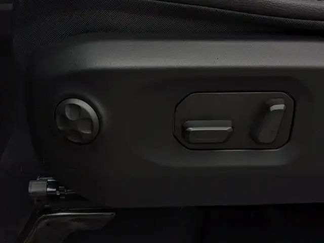 2025 Jeep Wrangler Sahara - McKinley Leather Seats - Technology in Cars & Trucks in Calgary - Image 14