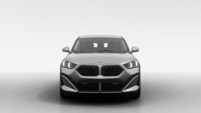 2025 BMW X2 xDrive28i Sports Activity Coupe | Sport Seats dans Autos et camions  à Ville de Montréal - Image 3