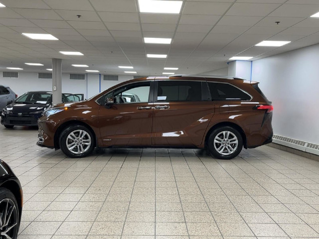 2021 Toyota Sienna Hybrid LIMITED in Cars & Trucks in Calgary - Image 3