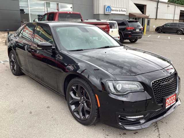 2022 Chrysler 300 300 Touring Leather in Cars & Trucks in Oakville / Halton Region - Image 3