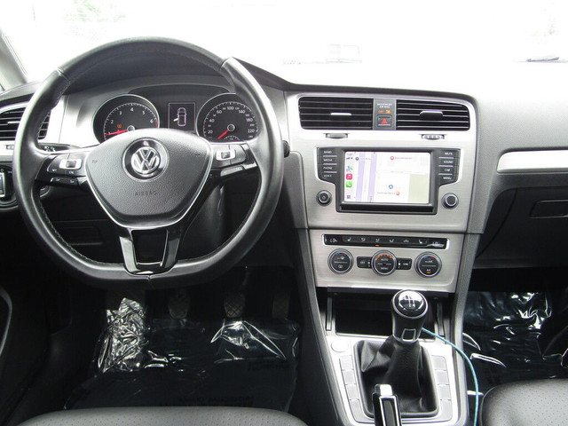 2017 Volkswagen Golf HIGHLINE HB 5-SPEED 1.8T B.S.A/CAM/ROOF/LEA in Cars & Trucks in Calgary - Image 2