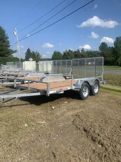 sell cargo trailer enclosed trailer remorque trailer fermé no- galvanize + also some utility galvani...