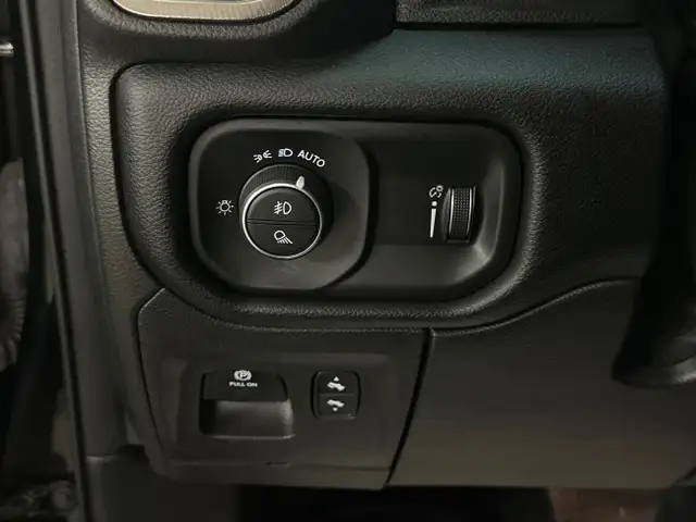 2022 RAM 1500 Sport SPORT/4WD/CREW/22" WHEELS/BLACK/OFF 1 OWN... in Cars & Trucks in Belleville - Image 16