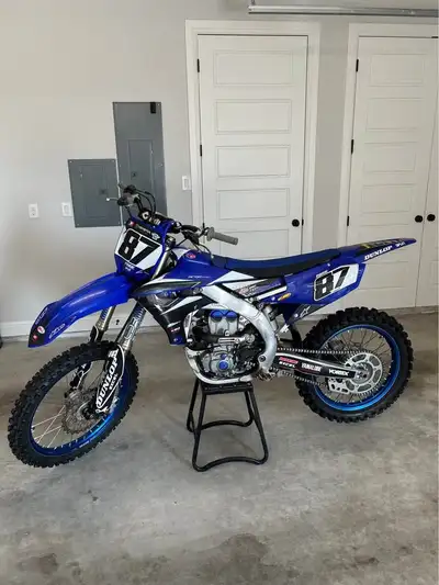 APPLY NOW: https://www.ridecollective.ca/get-pre-approved 2019 Yamaha YZ250F is a race-ready 250cc 4...