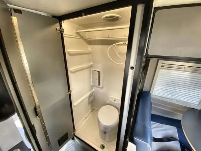 2025 Winnebago Revel Sport 44N in RVs & Motorhomes in Abbotsford - Image 37