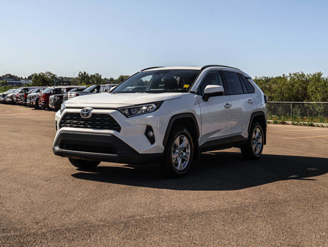 2019 Toyota RAV4 XLE 2.5L AWD in Cars & Trucks in Strathcona County - Image 4