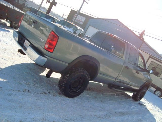2007 Dodge Ram 2500 4X4 QUAD CAB 5.9L DIESEL 6 SPEED LONGBOX in Cars & Trucks in Edmonton - Image 3
