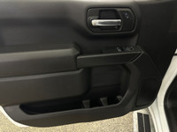 ALL VEHICLES COME CERTIFIED WITH A 90 POINT INSPECTION. Engine: 8 Cylinder Engine 5.3L/325CI L/100Km... (image 8)