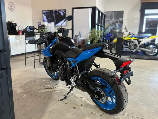 2023 Suzuki GSX-8S - Pearl Cosmic Blue (Demo) in Street, Cruisers & Choppers in Markham / York Region - Image 9